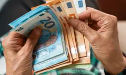 Döviz Kurlarında Son Durum: Dolar 48 Liranın, Euro 56 Liranın Üzerinde