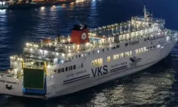 Endonezya'da Yolcu Gemisi Faciası: Bir Kişi Öldü, 140 Kişi Aranıyor