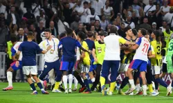 UEFA’dan Fenerbahçe’ye Ağır Darbe! Olaylı Maçın Faturası Kesildi!