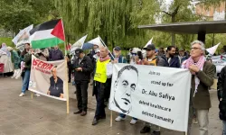 İsveç'te Yüzlerce Kişi İsrail'in Gazze'ye Yönelik Saldırılarını Protesto Etti
