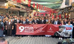 İzmir'de 9 Eylül Kutlamaları 'Zafer Yürüyüşü' İle Başladı