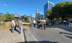 Beşiktaş’ta Feci Kaza! İETT Otobüsü İş Makinesine Çarptı: 1’i Ağır, 5 Yaralı