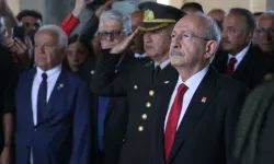 Kemal Kılıçdaroğlu, CHP'nin Kuruluş Yıl Dönümünde Anıtkabir'i Ziyaret Etti
