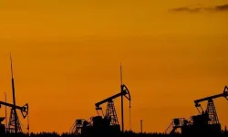 Petrolde Hürmüz Boğazı Gerilimi: Brent 103 Doları Aştı!