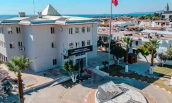 İzmir Seferihisar Belediyesi'ne "Rüşvet" Operasyonu: Başkan Yardımcısının Şoförü Tutuklandı