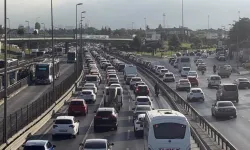 Okullar Açıldı, Megakent Kilitlendi: İstanbul'da 'Uyum Haftası' Trafiği %75'e Ulaştı