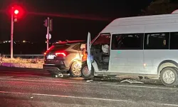 Adıyaman’da Tarım İşçilerini Taşıyan Minibüs İle Otomobil Çarpıştı: 15 Yaralı