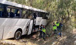 Aydın'da Turistleri Taşıyan Otobüs Şarampole Uçtu: 1 Kişi Hayatını Kaybetti