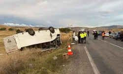 Afyonkarahisar’da İşçileri Taşıyan Midibüs Devrildi: 1 Ölü, 27 Yaralı