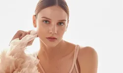 Anne Olmaya Hazırlanan Alina Boz Havuz Başında Poz Verdi