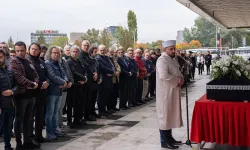 Şarkıcı Alpay Son Yolculuğuna Uğurlandı