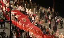 Antalya'da Ertelenen Cumhuriyet Bayramı Coşkusu Fener Alayıyla Kutlandı
