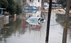 Antalya Demre'de Sel Ve Su Baskını Paniği: Tarım Alanları Ve Evler Sular Altında
