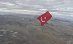 MSB paylaştı: 3 Bin Metrekarelik Türk Bayrağı Gökyüzünde Dalgalandırıldı