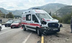 Antalya Kavşağı’nda Saniyeler İçinde Gelen Kabus: Fren Tutmadı, Ortalık Bir Anda Savaş Alanına Döndü