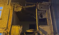 İstanbul'da 2 Katlı Metruk Bina Çöktü