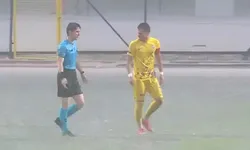 Fethiye'de Sağanak Yağış Maçı Yarıda Bıraktı