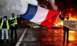 Fransa’da Toplumsal Çatlak Büyüyor: Macron Yönetimi Sokaktaki Öfkeyi Nasıl Dindirecek