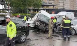 İstanbul Tem Otoyolu'nda Zincirleme Trafik Kazası: 5 Araç Birbirine Girdi