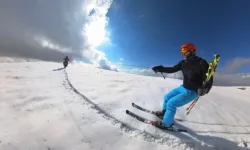Erzincan Ergan Dağı Zirvesinde Kayak Keyfi