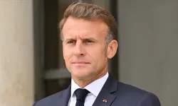 Macron: Sosyal Medya Demokrasiye Zarar Veriyor