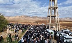 Mardin Nusaybin'deki Feci Kazada Yaşamını Yitiren Altı Kişi Yan Yana Toprağa Verildi