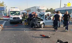 Mersin'de Tıra Arkadan Çarpan Araçtaki Çift Can Verdi