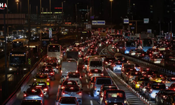 Megakentte Cuma Trafiği Kilitlendi