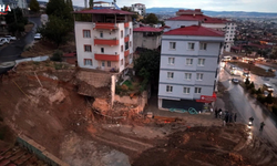 Kahramanmaraş’ta Önlem Alınmayan Kazıda Binalar Sallandı