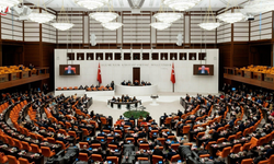 Meclis'te Fon Krizi Kavgası: Oturum Kapandı
