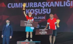 76 yaşında 10 kilometreyi 57 dakikada koşarak şampiyon oldu