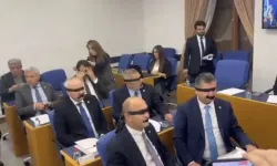 Yeni Parti Milletvekilleri Halk TV'ye Kayyum Atanmasını Protesto Etti