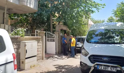 Eşini ve çocuklarını bıçaklayan zanlı cami tuvaletinde yakalandı