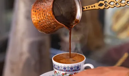 Kahve Tüketimi Beyinde Geçici Etkilere Yol Açıyor