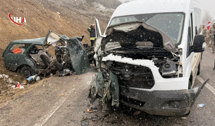 Gümüşhane'de Öğretmen Servisi ile Otomobil Çarpıştı: 1 Ölü