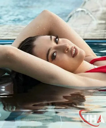 Cemre Baysel Işıltısıyla Büyülüyor: Zeynep Öğretmen Fırtınası