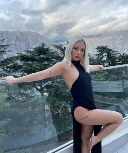 Ece Seçkin’in Olay Olan Sahne Tarzı: "Bebek Bezi" Benzetmesi