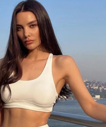 Astrolojiye Göre Karar Veriyor: Ünlü Oyuncudan Şaşırtan Retro İtirafı