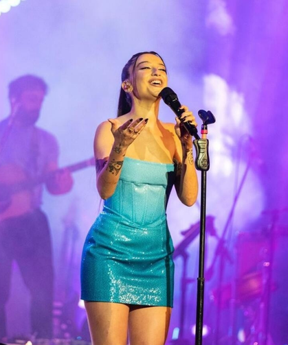 Melike Şahin'in Sahne Performansı Sosyal Medyada Gündem Oldu