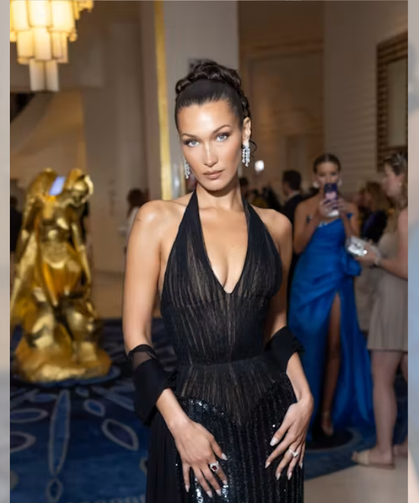 Bella Hadid'in Sağlık Durumu Ağırlaşıyor