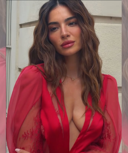 Melisa Aslı Pamuk Paris Moda Haftası'na Damga Vurdu