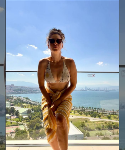 Evrim Alasya Sezonun Yorgunluğunu Tatilde Atıyor