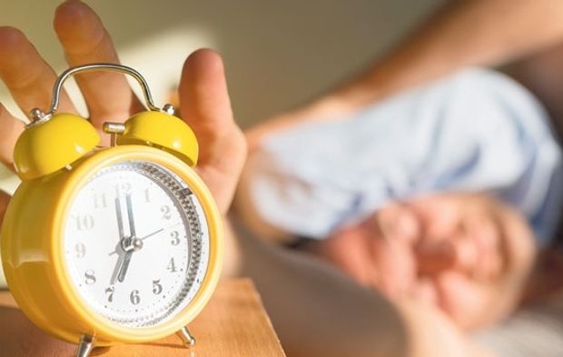Alarm Ertelemek Uyku Düzeninizi Bozuyor Mu? Bilimsel Görüş