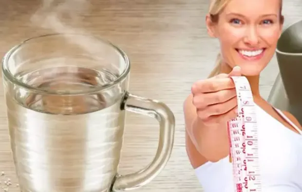 Sıcak Su İçmek Kilo Vermeye Yardımcı Olur Mu? Uzmanlar Yanıtladı