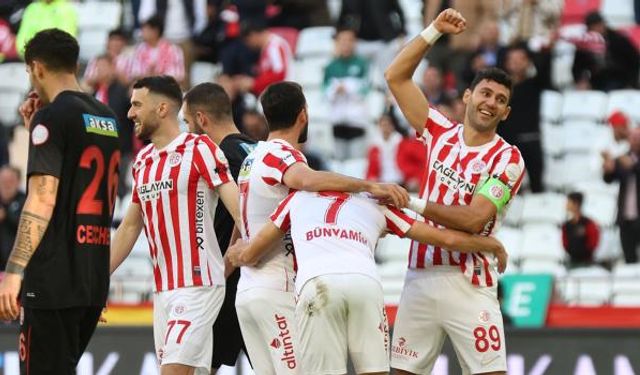 Antalya'nın bileği bükülmüyor