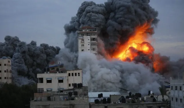 İsrail'in Gazze saldırıları sürüyor: Son 24 saatte can kaybı 310 artarak 17 bin 487'ye yükseldi