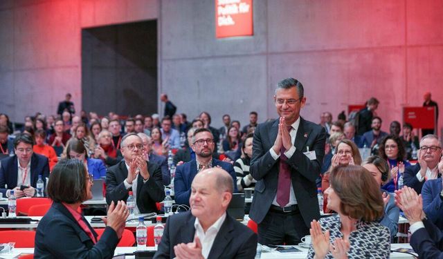 Özgür Özel, SPD kongresine katıldı
