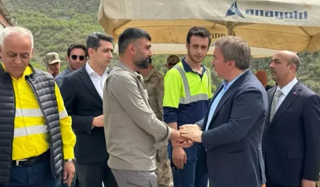 Erzincan Valisi Aydoğdu, maden ocağında kayıp işçilerin aileleriyle görüştü