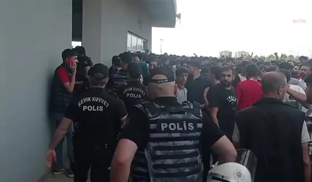 Diyarbakır'da Amedspor izdihamı: Çok sayıda kişi baygınlık geçirdi