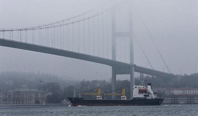 İstanbul Boğazı Çift Yönlü Gemi Trafiğine Kapatıldı